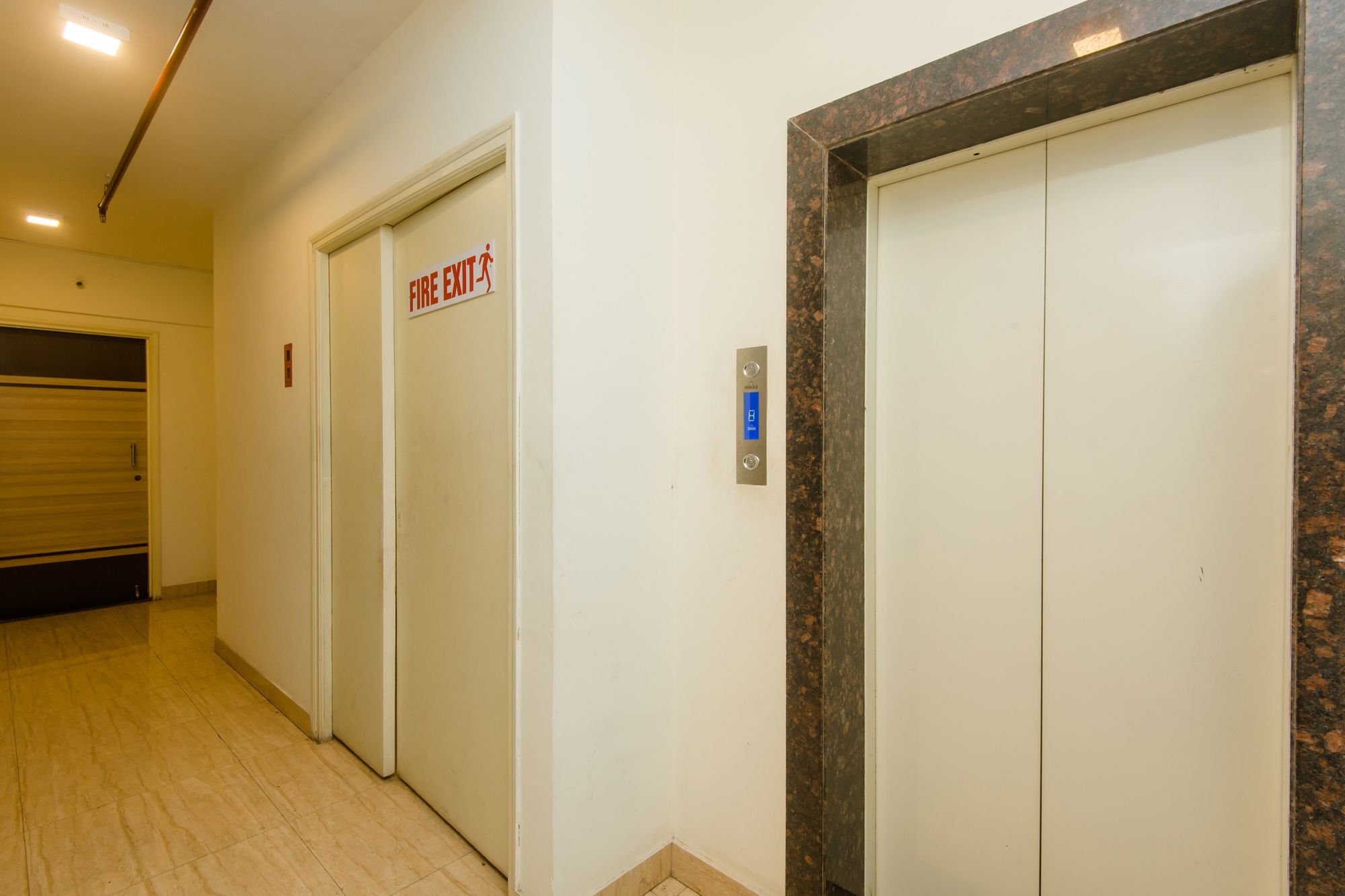 Oyo 11441 Hotel Blue Bells Residency Мумбаї Екстер'єр фото
