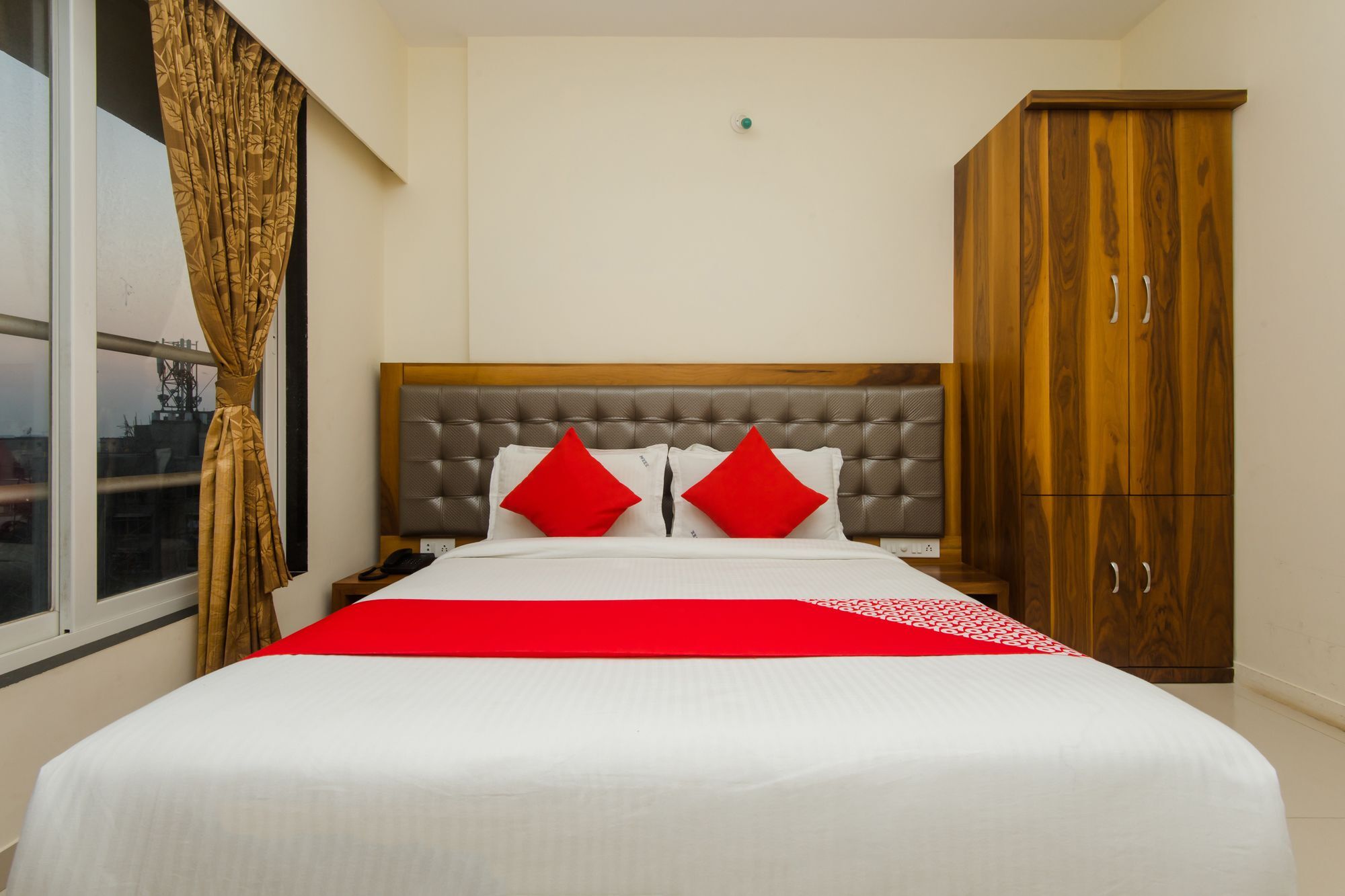 Oyo 11441 Hotel Blue Bells Residency Мумбаї Екстер'єр фото
